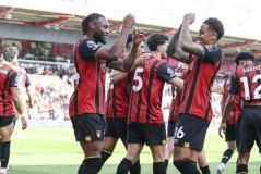 曼联引援新策略：年轻化转型与青训营实战培养